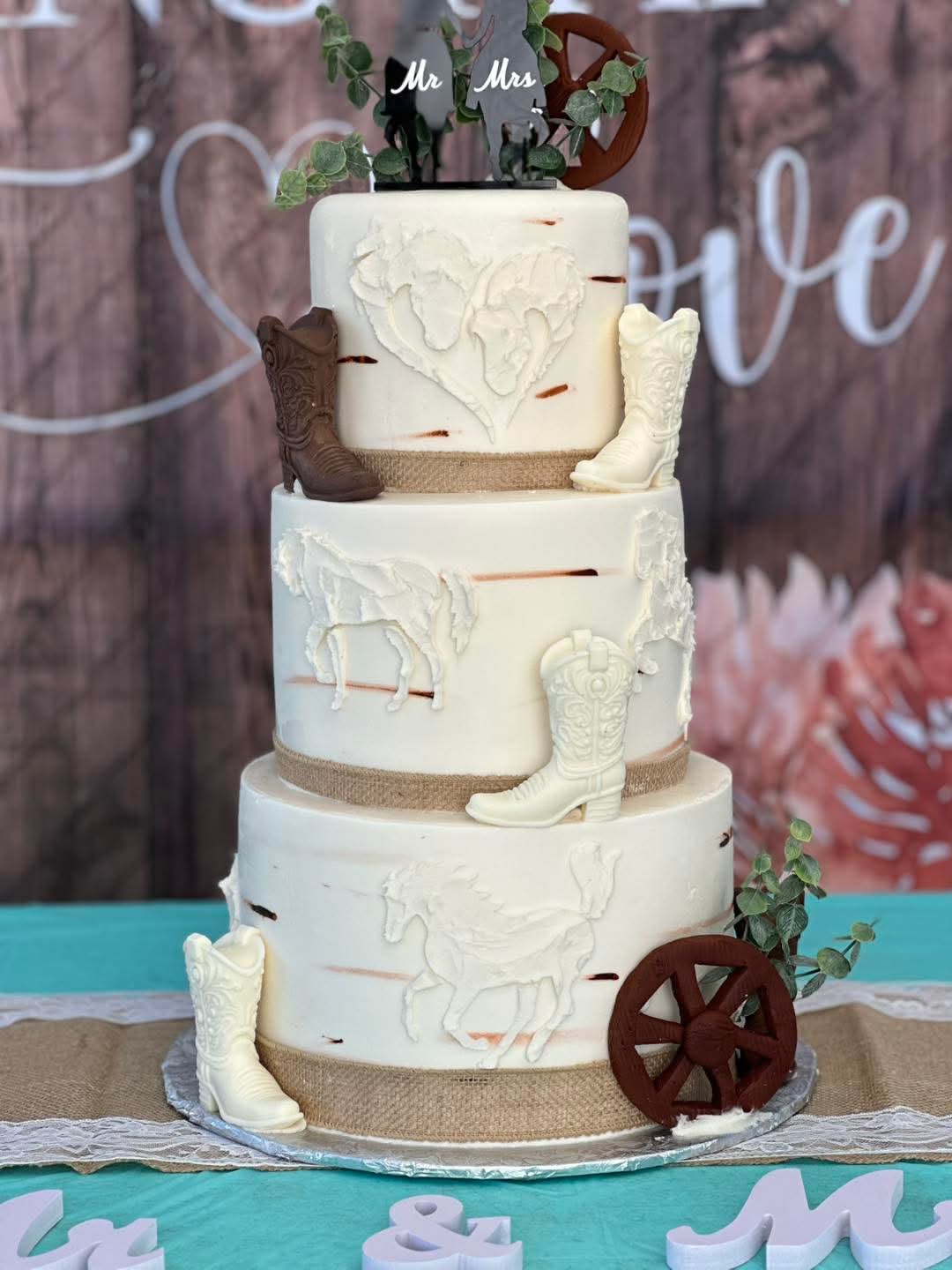 Western wedding cake